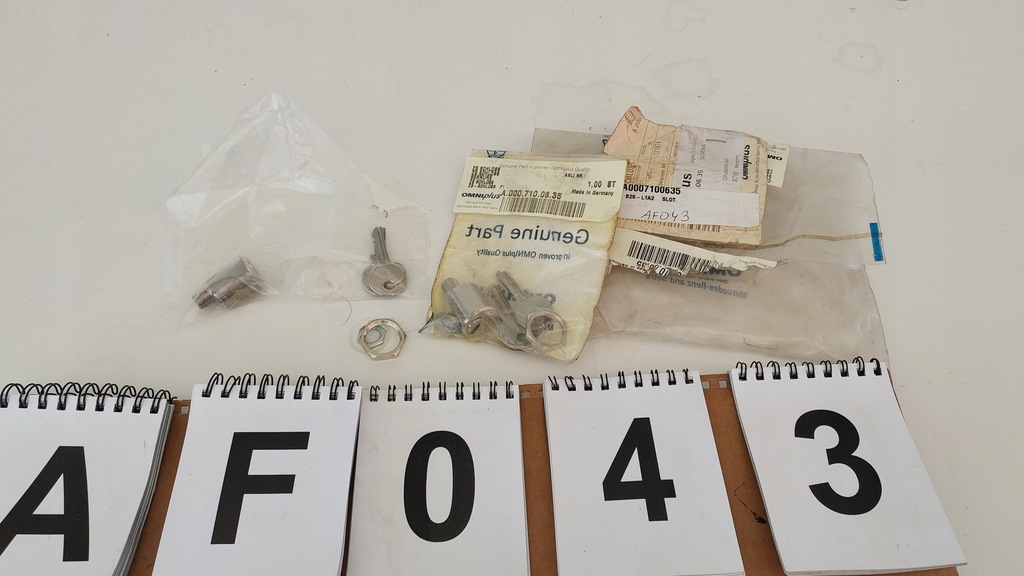 фото №1, Mercedes замок бардачка