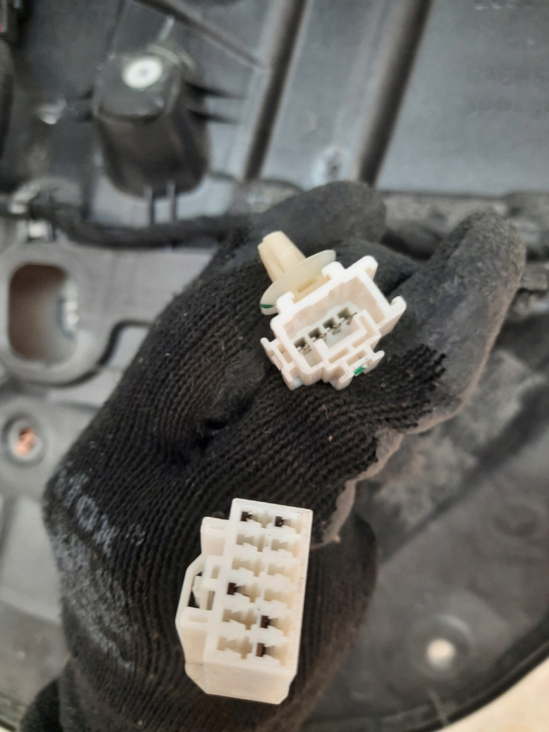 фото №8, Mazda cx3 15- шумоізоляція двері правий перед usa