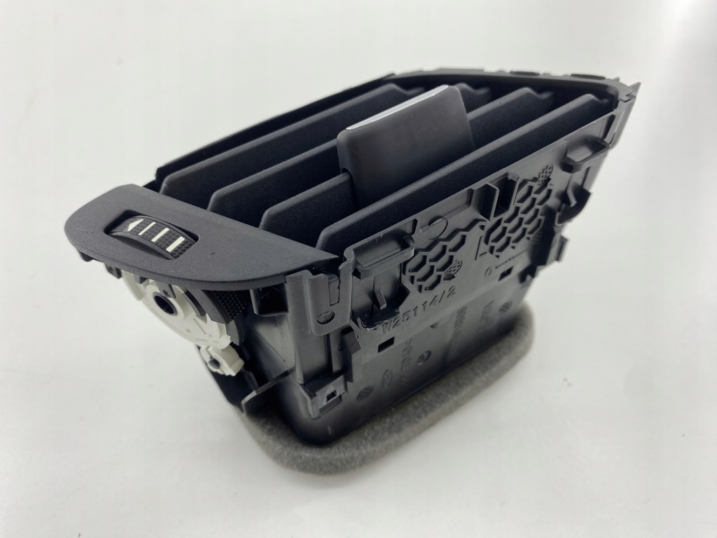 фото №10, Решётка обдув консоли левая ford fiesta mk8 eu