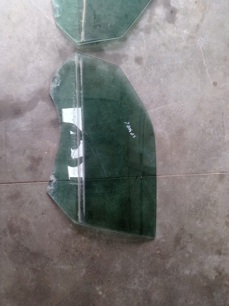 фото №1, Chrysler 300c стекло дверь правый перед