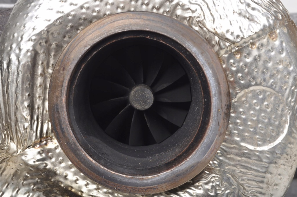 фото №9, Discovery v l462 3.0 d300 mhev турбина k6d3-6k682-bf 883403-2