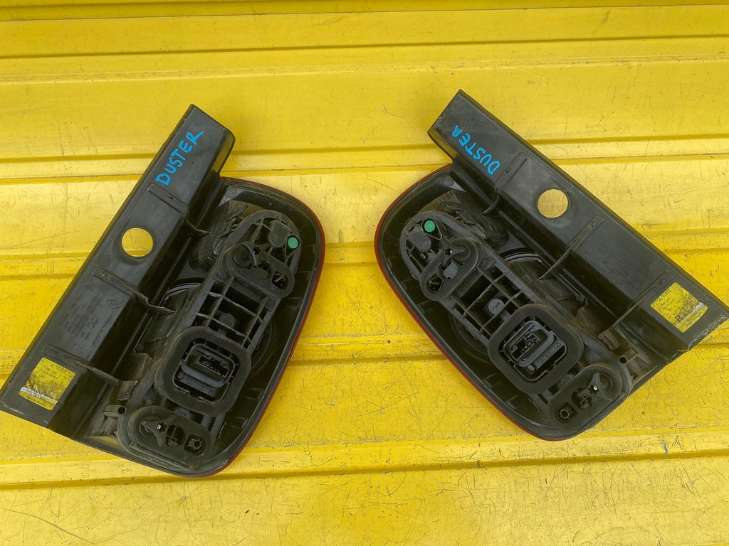 фото №9, Dacia duster i лампа задня права оригінал