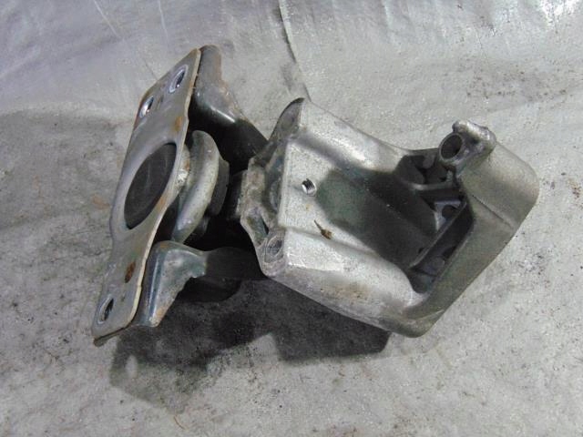 фото №3, Кронштейн подушка двигуна renault clio iii 1.5 dci