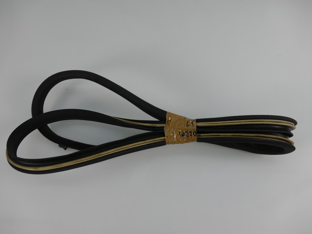 фото №1, Mercedes s w220 прокладка двері лівий задня