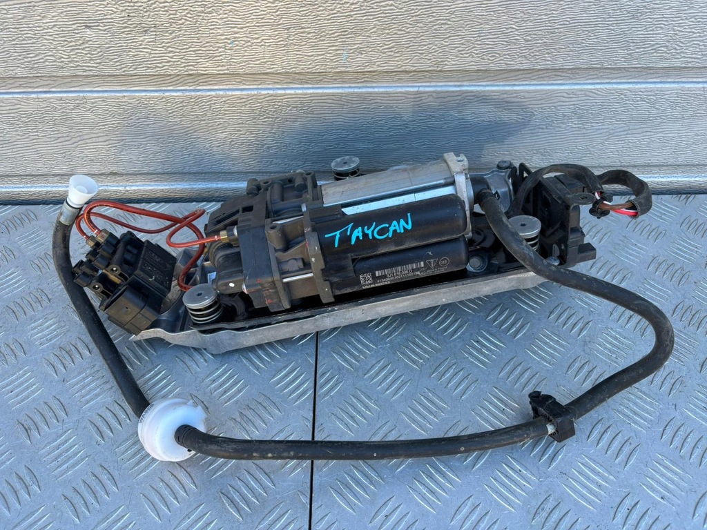 фото №1, Porsche taycan 4s компрессор подвеска ideał 9j1616006d