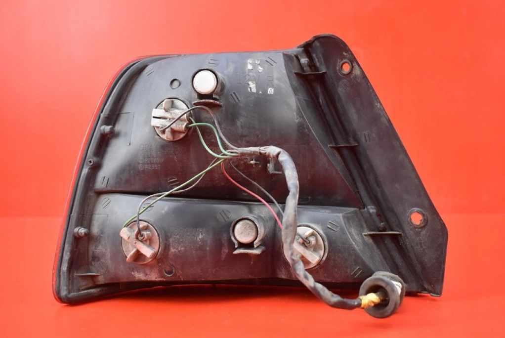 фото №5, Лампа права задня задня r92402-252 hyundai accent 2 ii 5d hb 99-13