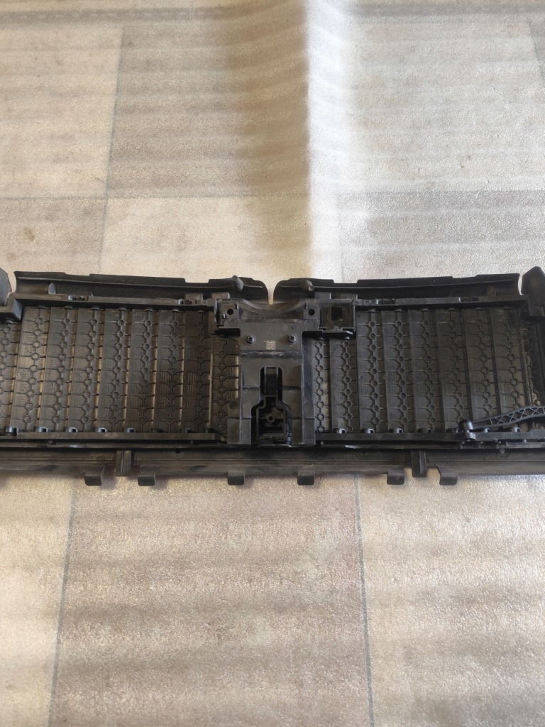 Жалюзи впуск воздуха mercedes e klasa w 213 2016- nr org a 2135002300 с Разборки