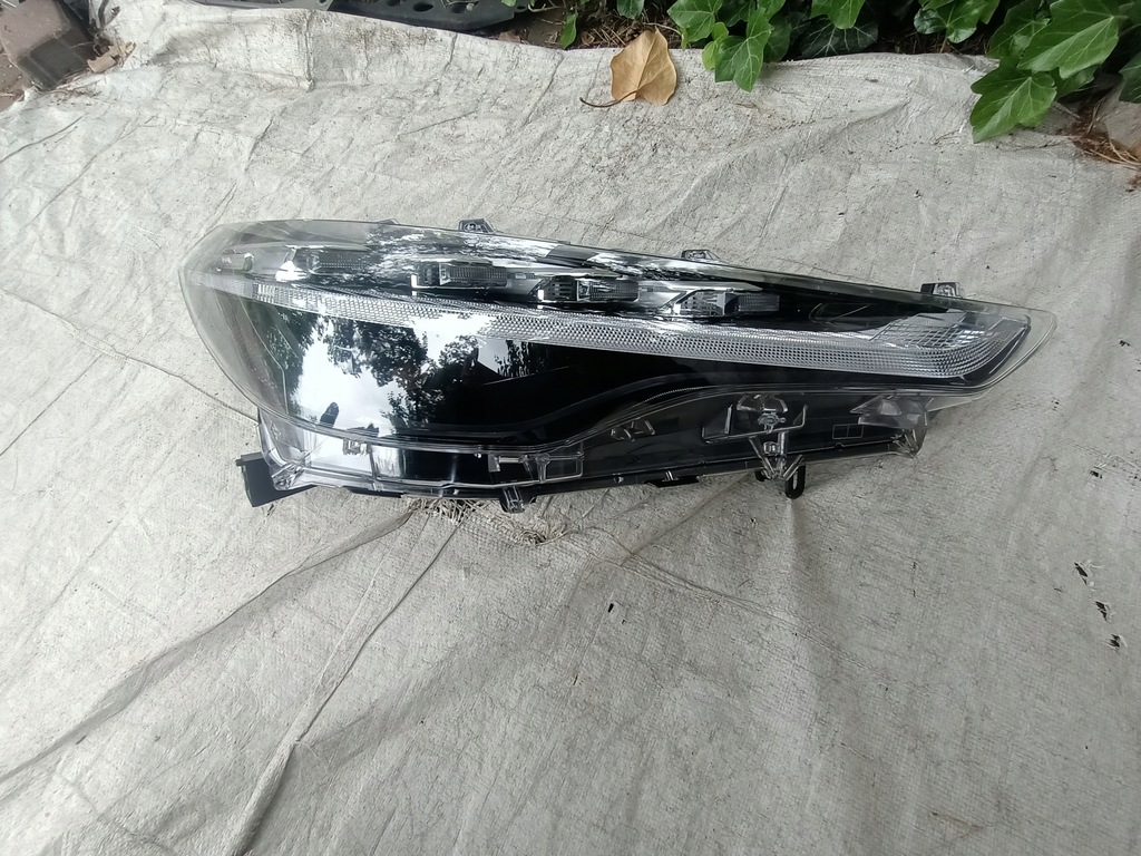 фото №13, Toyota corolla cross лампа передня права ліва full led