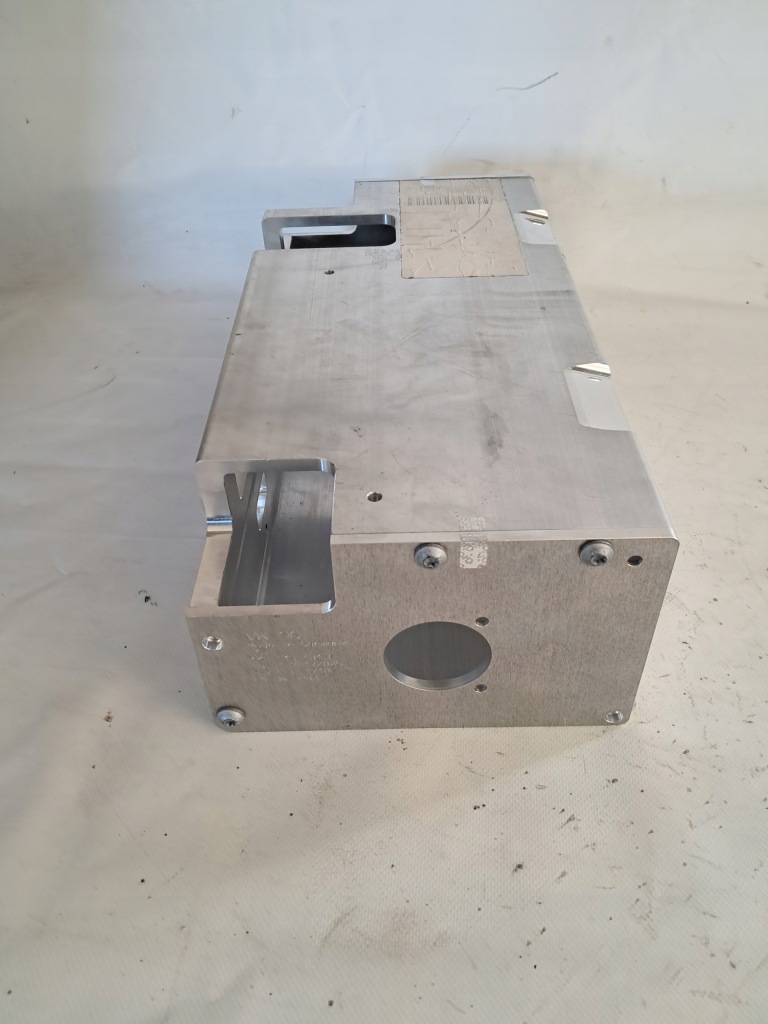 Корпус алюмінієва акумулятор 12v 4k0915171c audi a5 a6 a7 в Україні