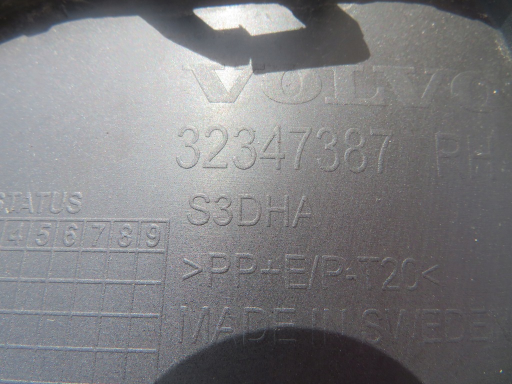 фото №12, Решітка права перед бампер volvo c40 recharge 21- 32347387