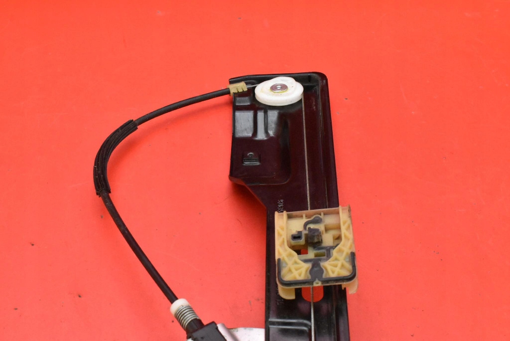 Підйомник скло лівий перед eu 13260137 opel zafira c 12-16 в Україні