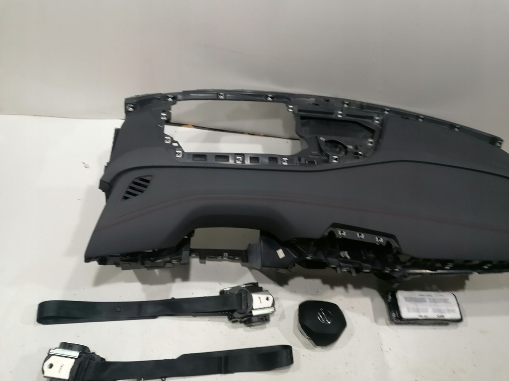 фото №7, Vw id5 id 5 приборная панель консоль подушка безопасности подушки безопасности ремни оригинал демонтаж