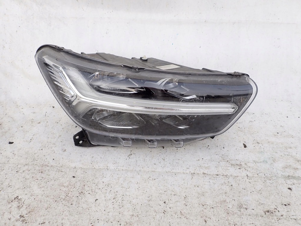 фото №11, Volvo xc40 17-22 лампа перед передняя правая