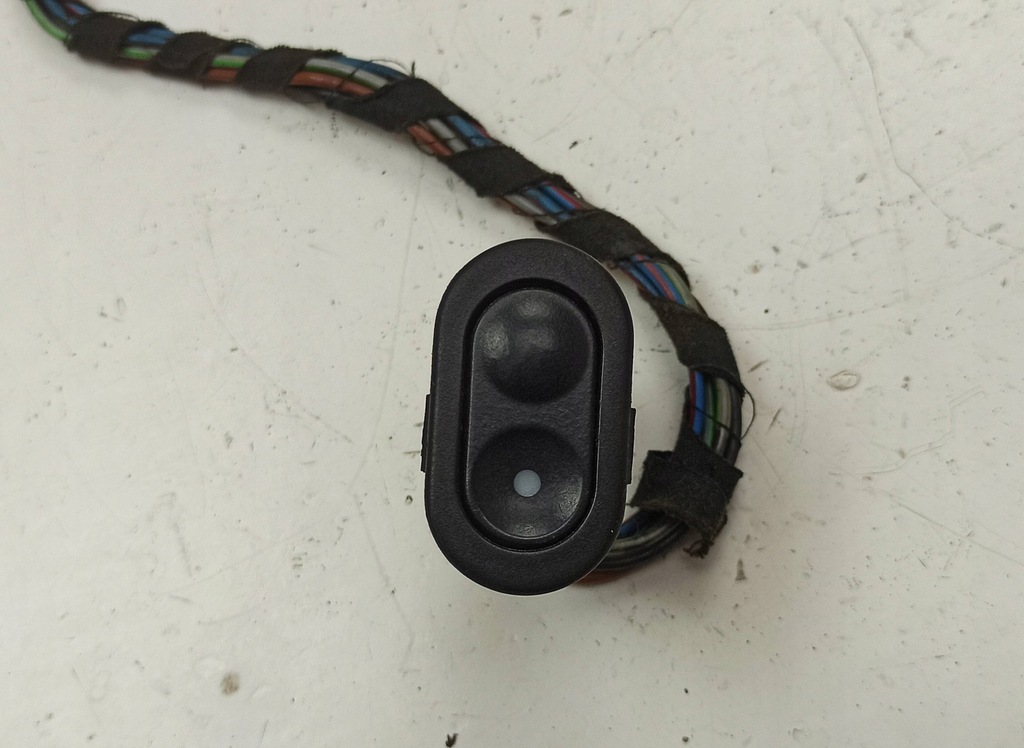 фото №4, Перемикач вікон правий перед opel tigra 1.4