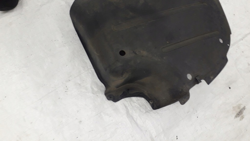 Audi a4 b6 накладка подвеска правый  задняя 8e0825219e Цена