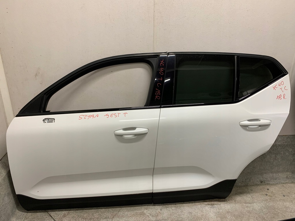 фото №1, Volvo xc40 дверь левая передние левый перед europa оригинал 18r t.c