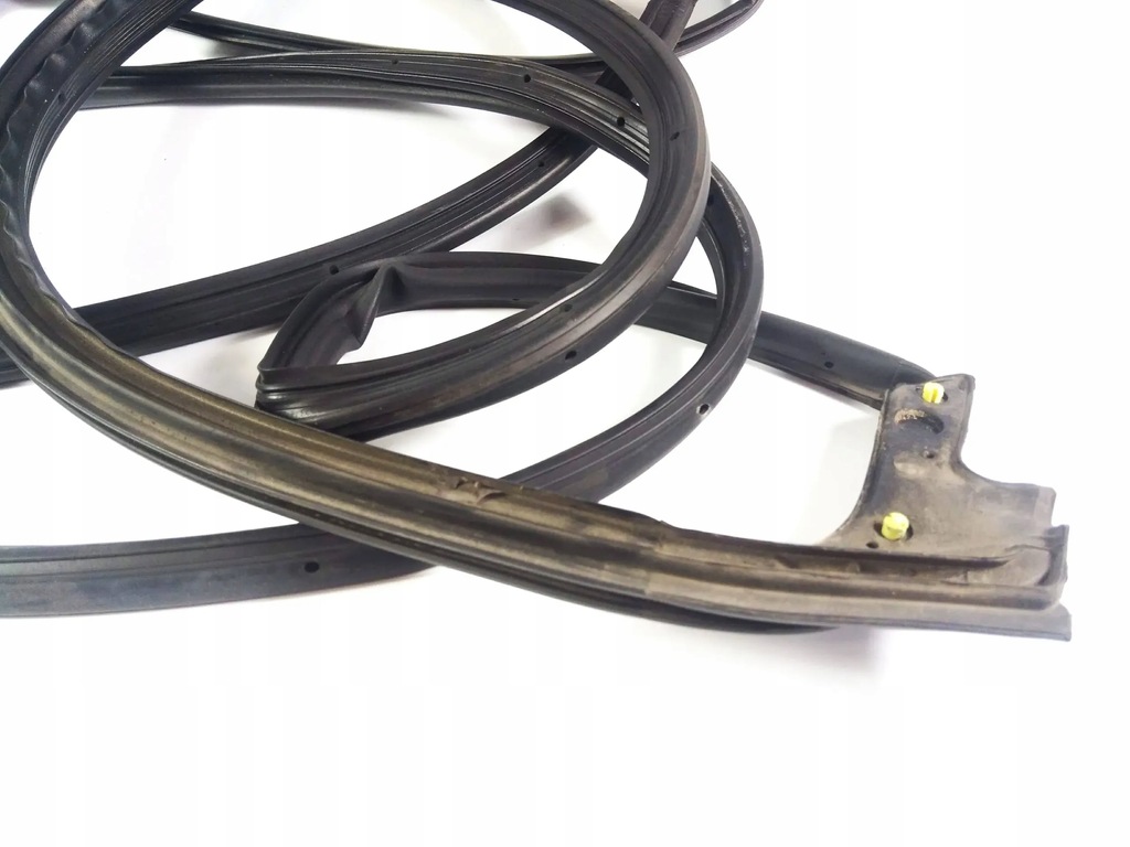 фото №6, Gmc yukon escalade tahoe 2015-20 прокладка дверь правый задняя