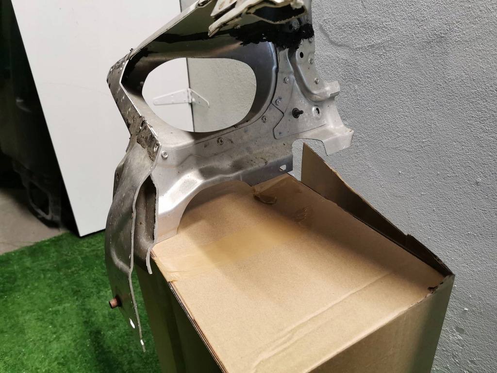 фото №9, Ferrari f8 tributo 19-23 обшивка бічний bok кузов поріг блок двигуна 86252900