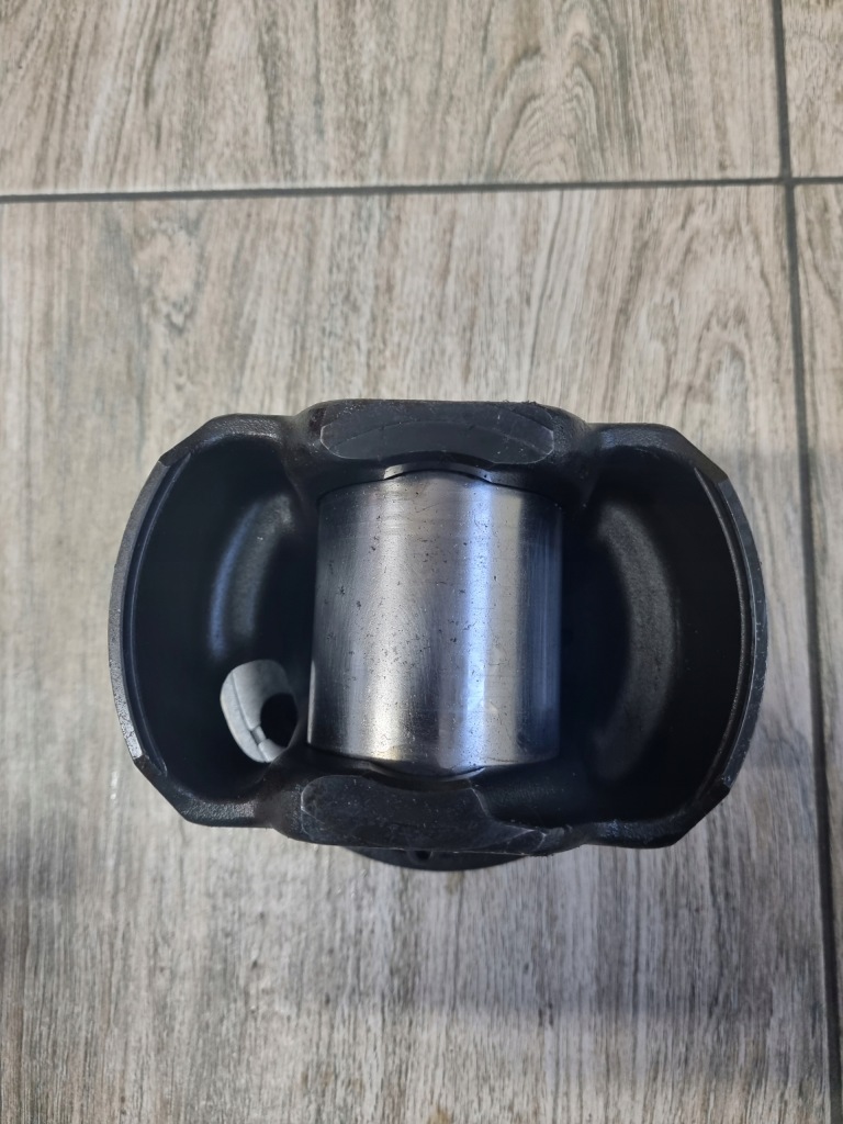 фото №4, Поршень renault volvo 21161901