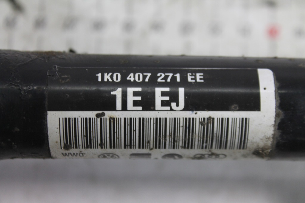 Приводной вал левое  перед 1k0407271ee octavia 2 2.0 tfsi в Украине