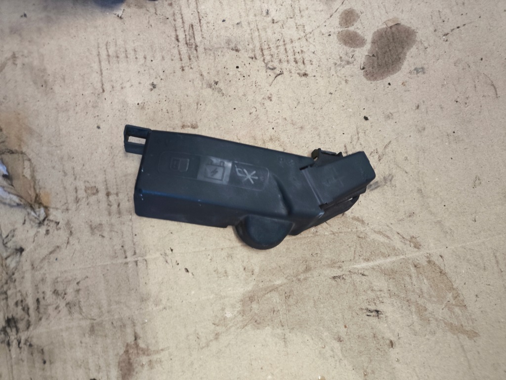 Купити Opel astra k opel astra k кришка заглушка клеми плюсовий 13427002 ?