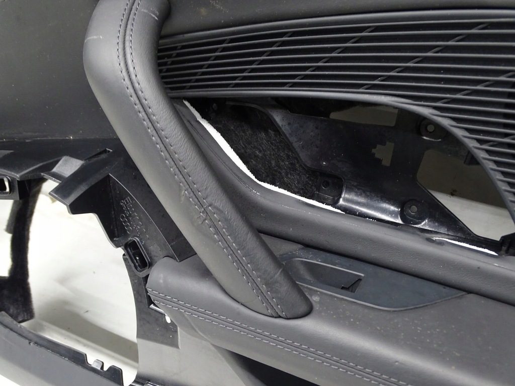 фото №14, Сиденья кожа audi r8 2020r 4s spyder + обивка дверь обшивка