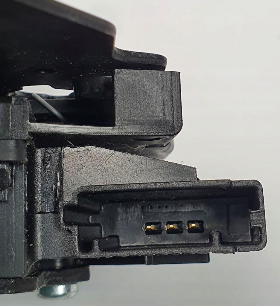 фото №5, Замок кришки багажника задня задній opel adam 13509599