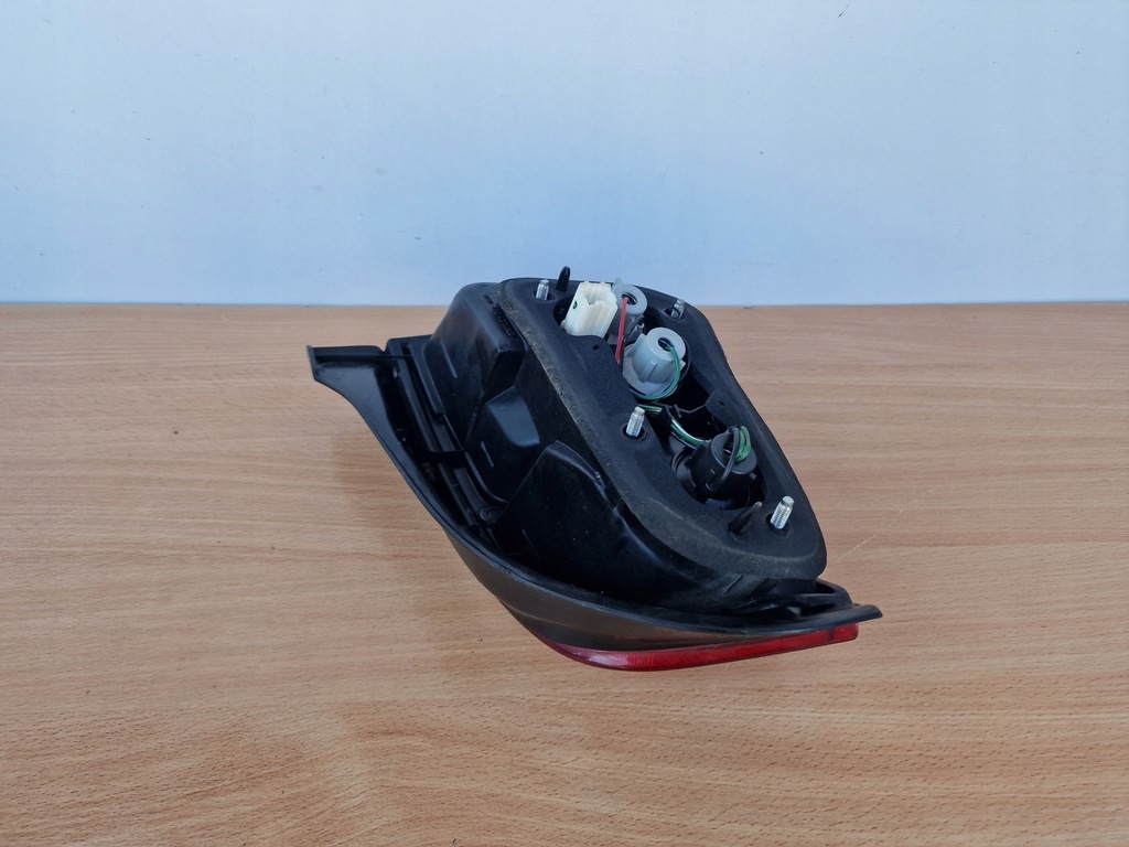 фото №2, Mitsubishi colt 97-03 rok права лампа задня оригінал