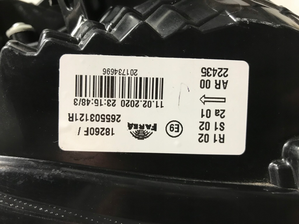 Renault twingo iii lift 19- лампа задня права led! Недорого