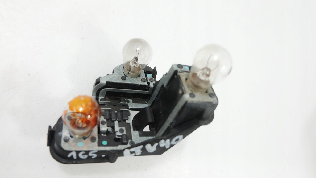 фото №1, Volvo v40 ii вкладыш лампы левый задняя