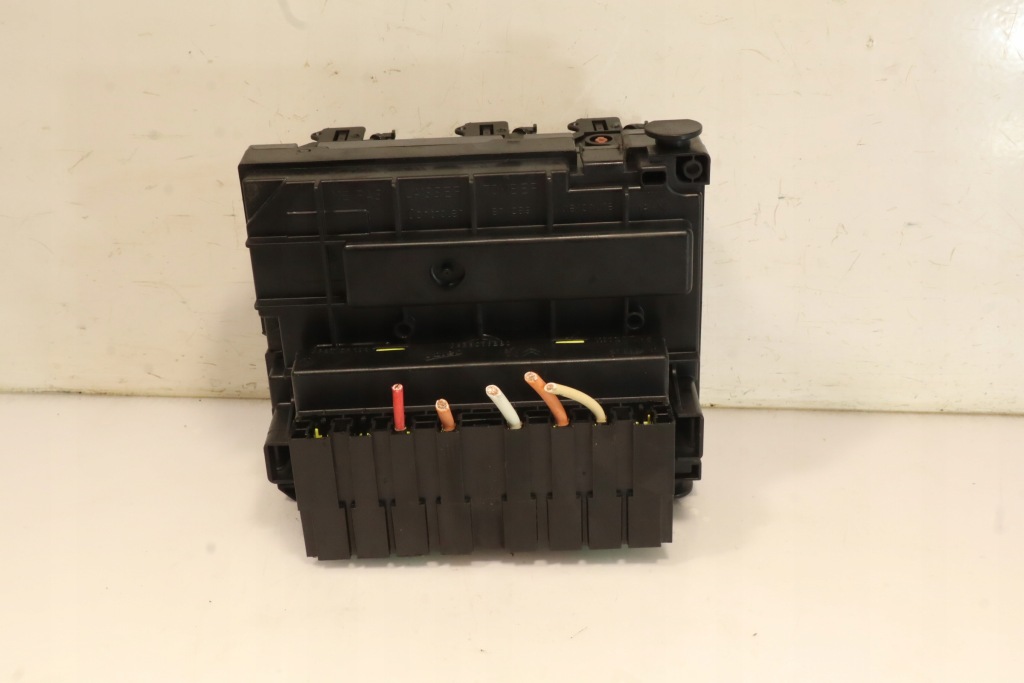 фото №1, Коробка предохранителей peugeot 3008 i 2.0hdi