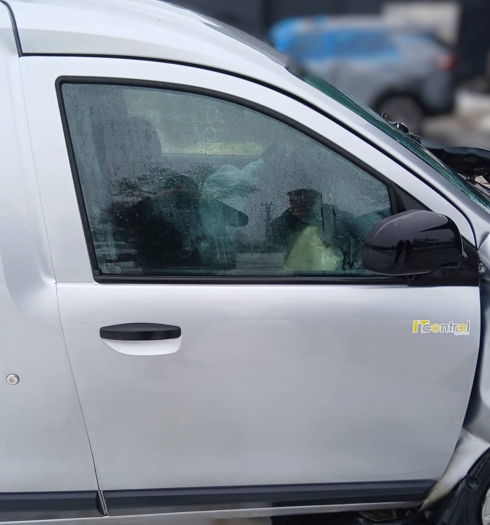 фото №1, Dacia dokker дверь правое передние перед 2020r