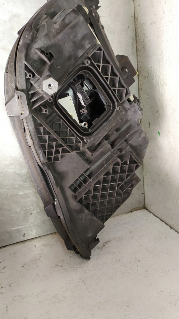 Mercedes e klasa w212 рестайлинг  фара левая передняя led uk a2128204739 Цена