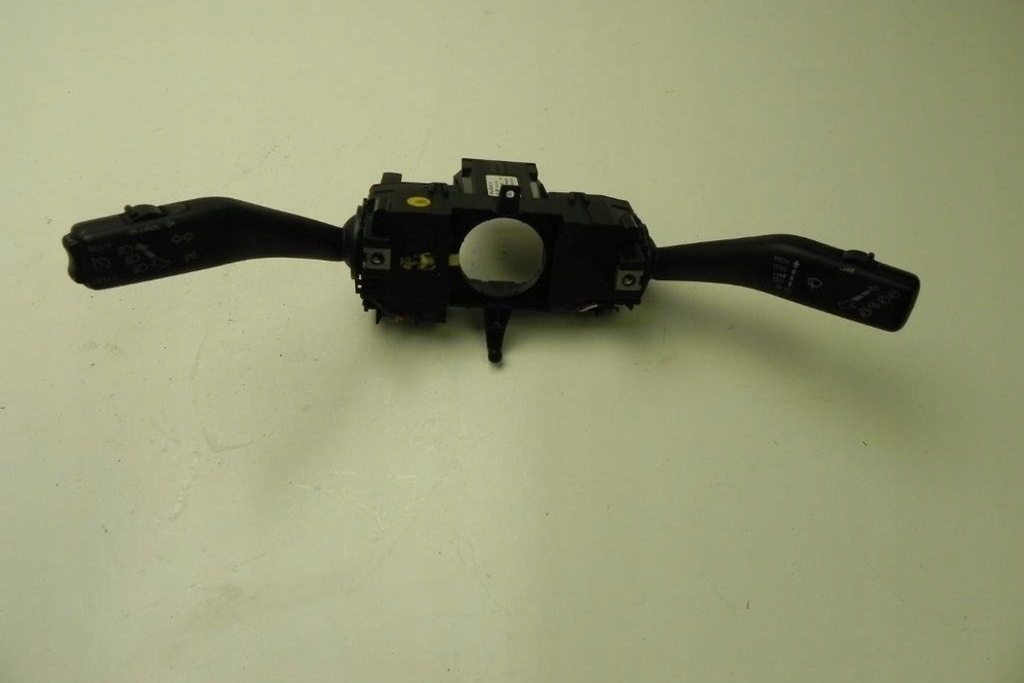 фото №1, Перемикачі skoda rapid nh3 6ra953501k 2014