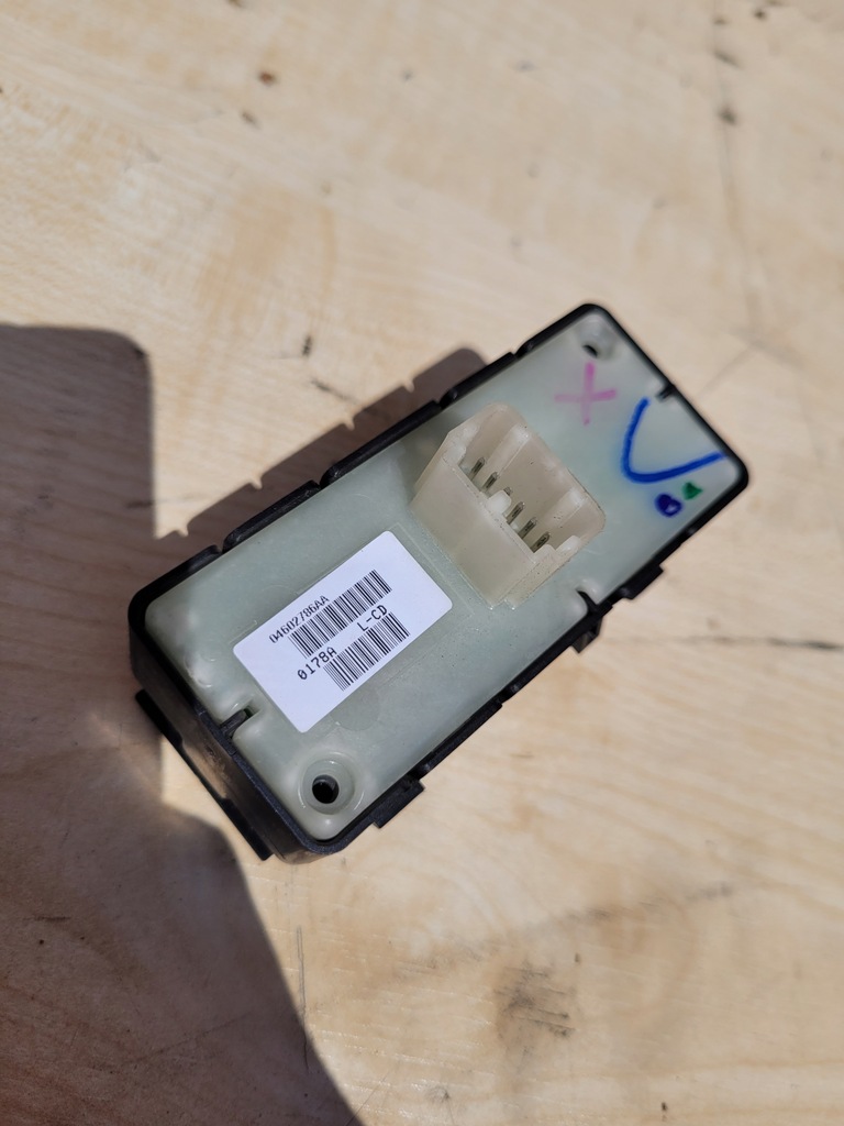 фото №7, Jeep grand cherokee wk 8-10 кнопка стекло блокировка