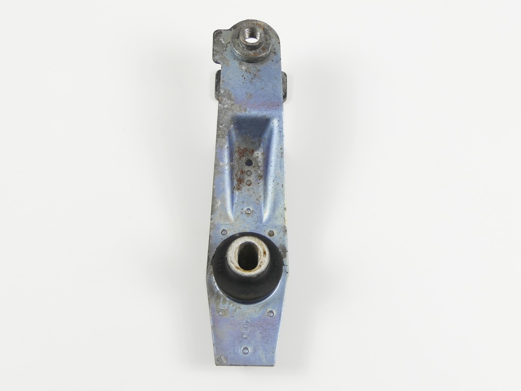 фото №7, Кронштейн лапы двигателя przy грм renault espace iv 4 3.0 dci