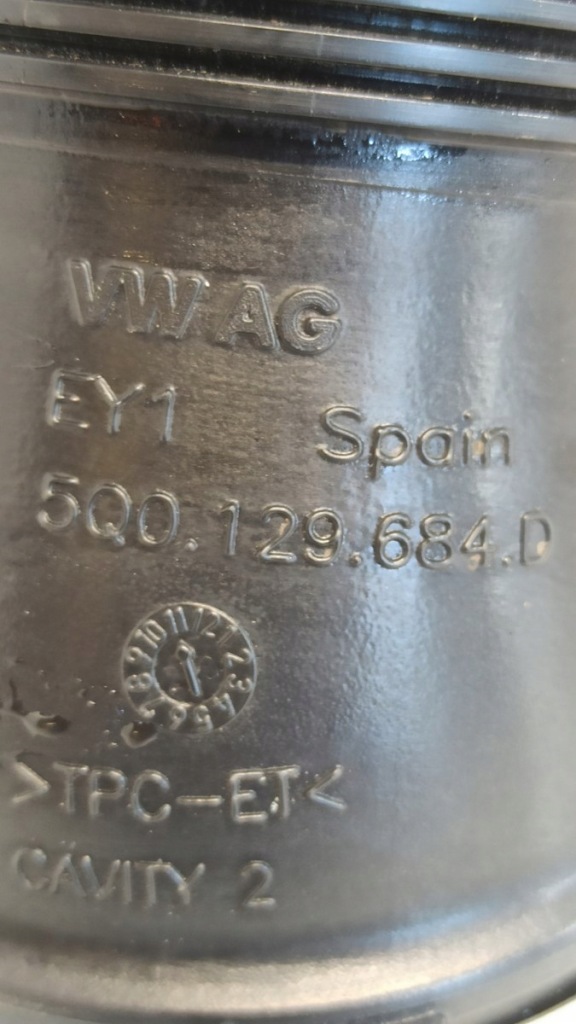 фото №4, Seat ibiza труба воздухозаборник воздуха 5q0129684d