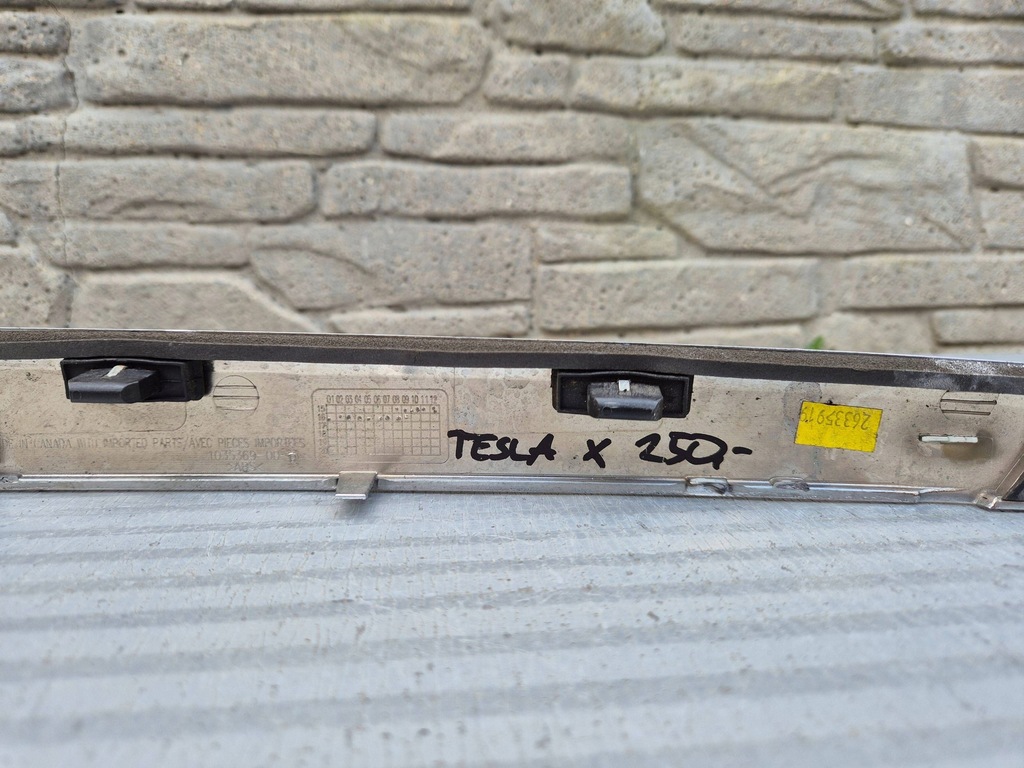 фото №10, Tesla model x 15- молдинг хром задний крышки багажника 103536900d