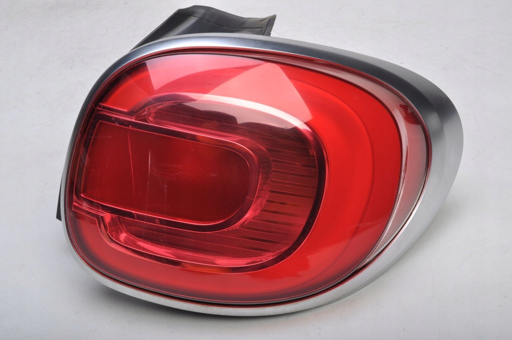 Купити Fiat 500l лампа права задня правий задній 51945058