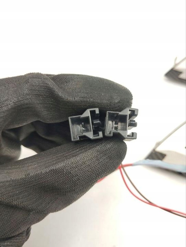 фото №13, Porsche taycan 9j1 2021 пороги