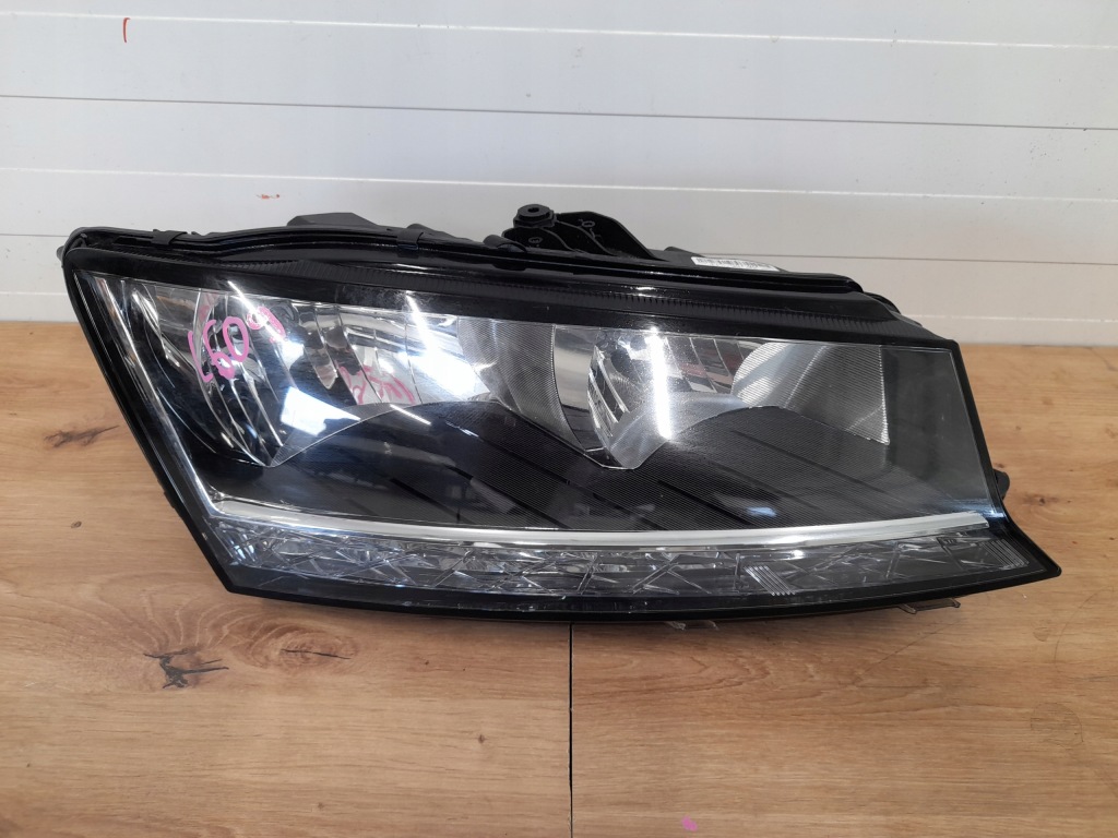 фото №1, Лампа передняя левая skoda fabia iii lift led