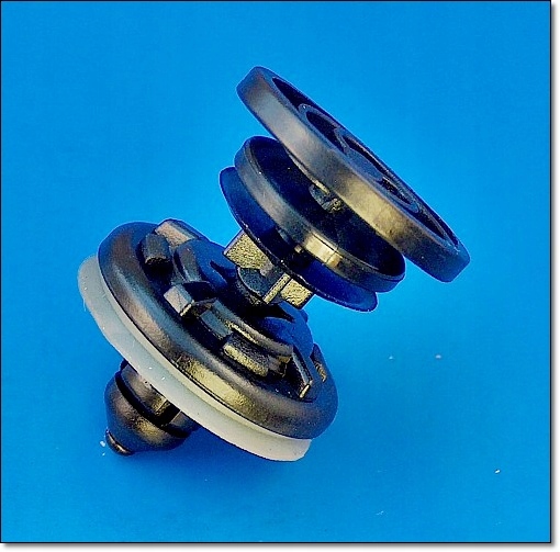 фото №2, 2szt vw passat b7 - клипса обивка