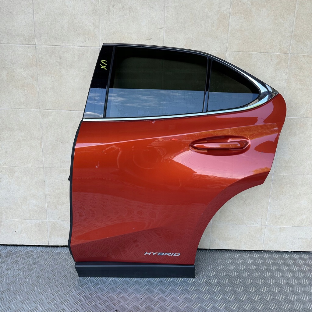 Купить Дверь задняя левое lexus ux 250h hybrid 2020 год