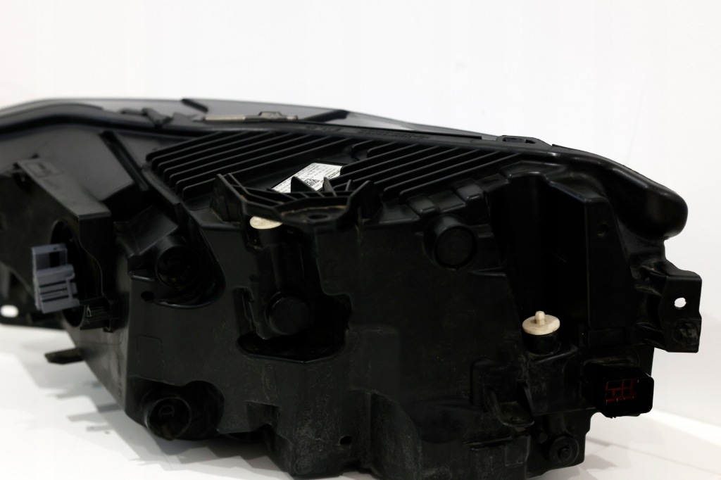 Volvo xc60 2 рестайлинг  фара передняя правый  full led 32338977 2022 Недорого