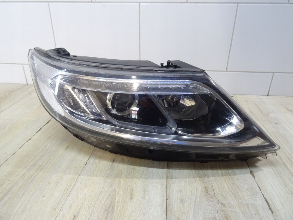 фото №1, Kia sorento ii lift ксенон лампа права перед 92102-2p630 llu