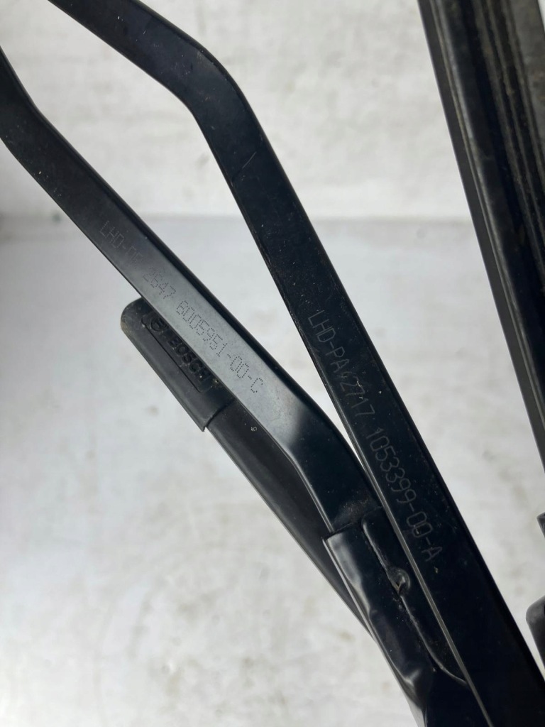 фото №4, Рычаги дворник tesla model s