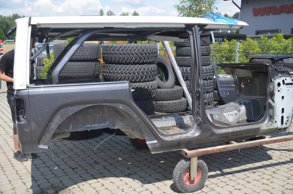 фото №1, Кузов чверть поріг блок двигуна крила правий wrangler jl 68302718 68302716