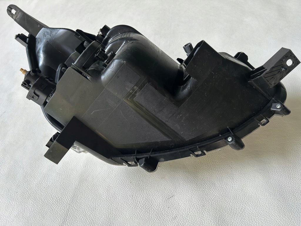 фото №7, Spacestar space star лампа перед левый 12-16