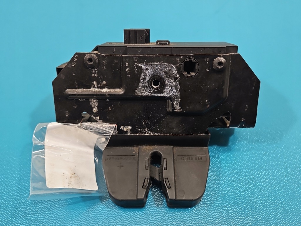 Замок крышки задний  13185566 opel signum hb 4pin с Разборки
