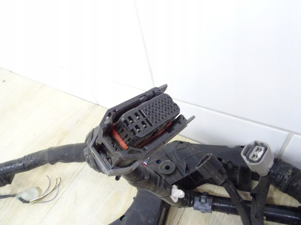 фото №12, Джгут електропроводка запобіжників + коробка auris full hybrid